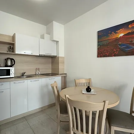 Horizon 19 'a' Apartment